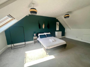 4 Bdrm Very Spacious Apartment